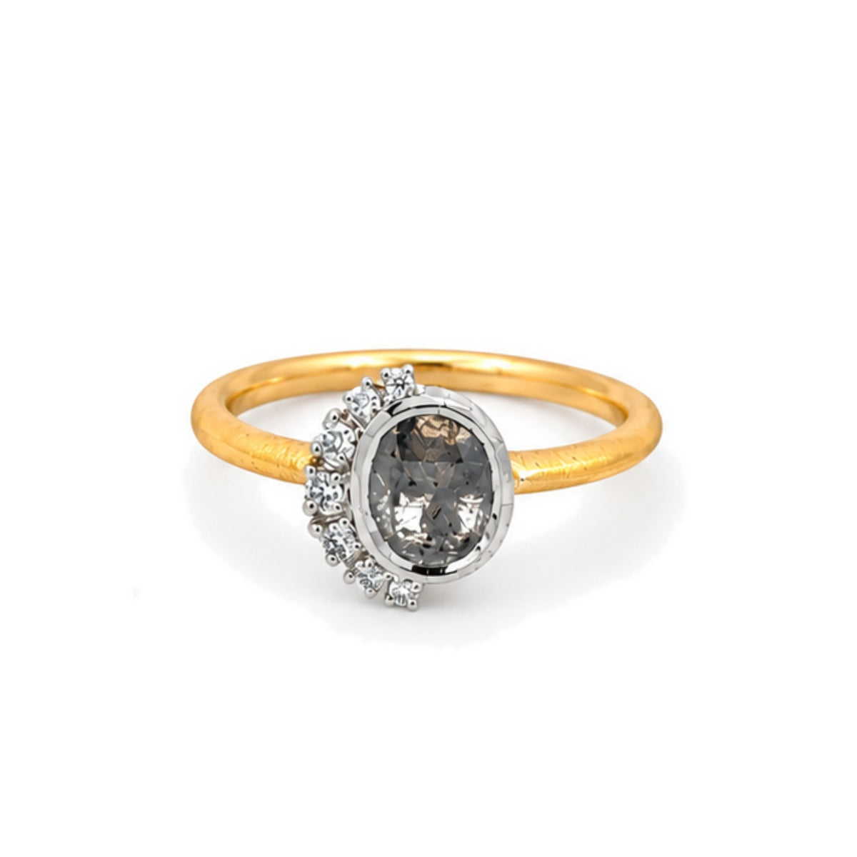 Création – Bague – Or jaune & platine – Diamant Salt & Pepper – Diamants